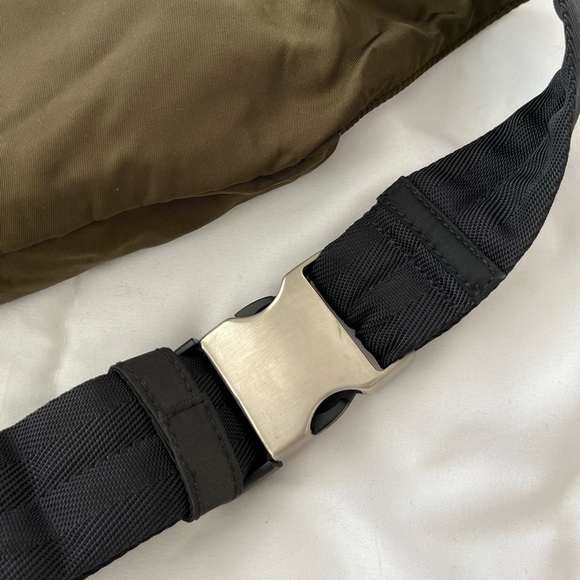 AUTHENTIC PRADA Nylon Bum Bag in Olive/Army Green - Picture 15 of 16